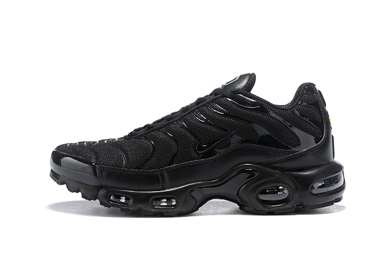 AIR MAX PLUS TN ‘TRIPLE BLACK’