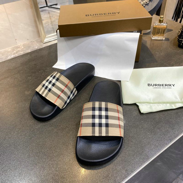 CHANCLAS BURBERRY