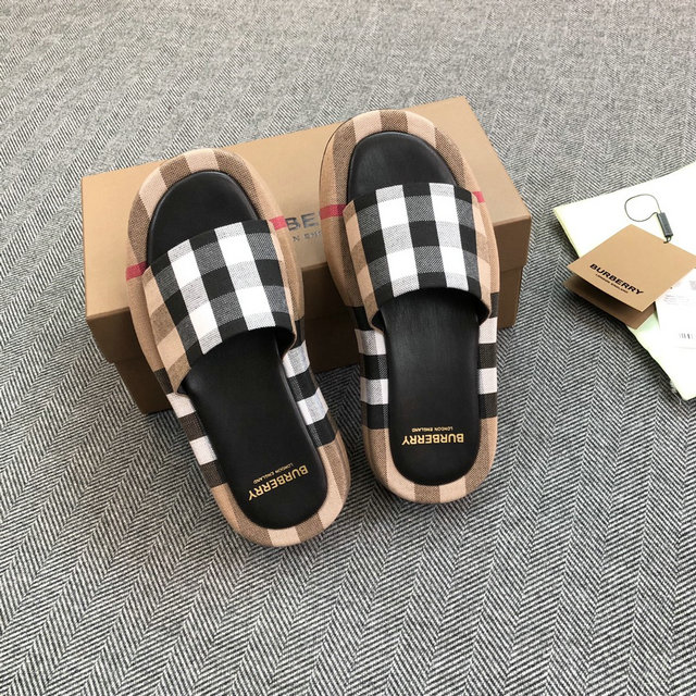 CHANCLAS BURBERRY